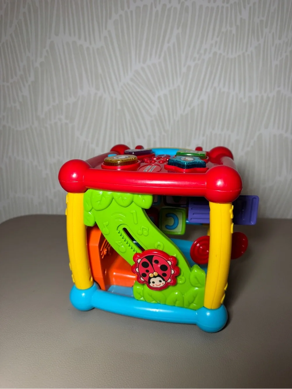 VTech Busy Learners Activity Cube - Red and Blue